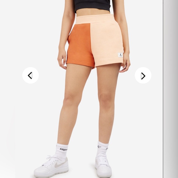 Women's Jordan Fleece Shorts DX0391-812 - Picture 9 of 10